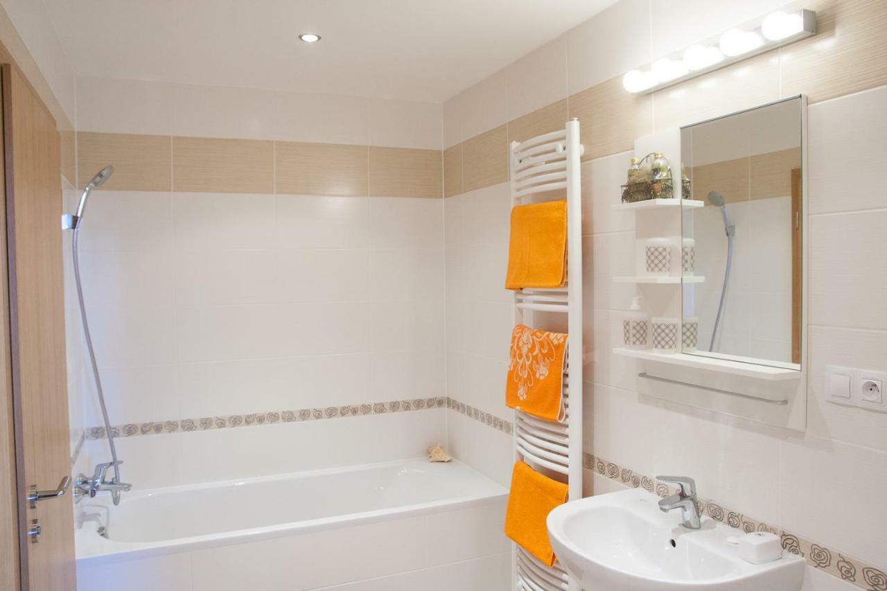 Prostorny 3 Pokojovy Apartman S Dvema Terasami 布拉格 外观 照片