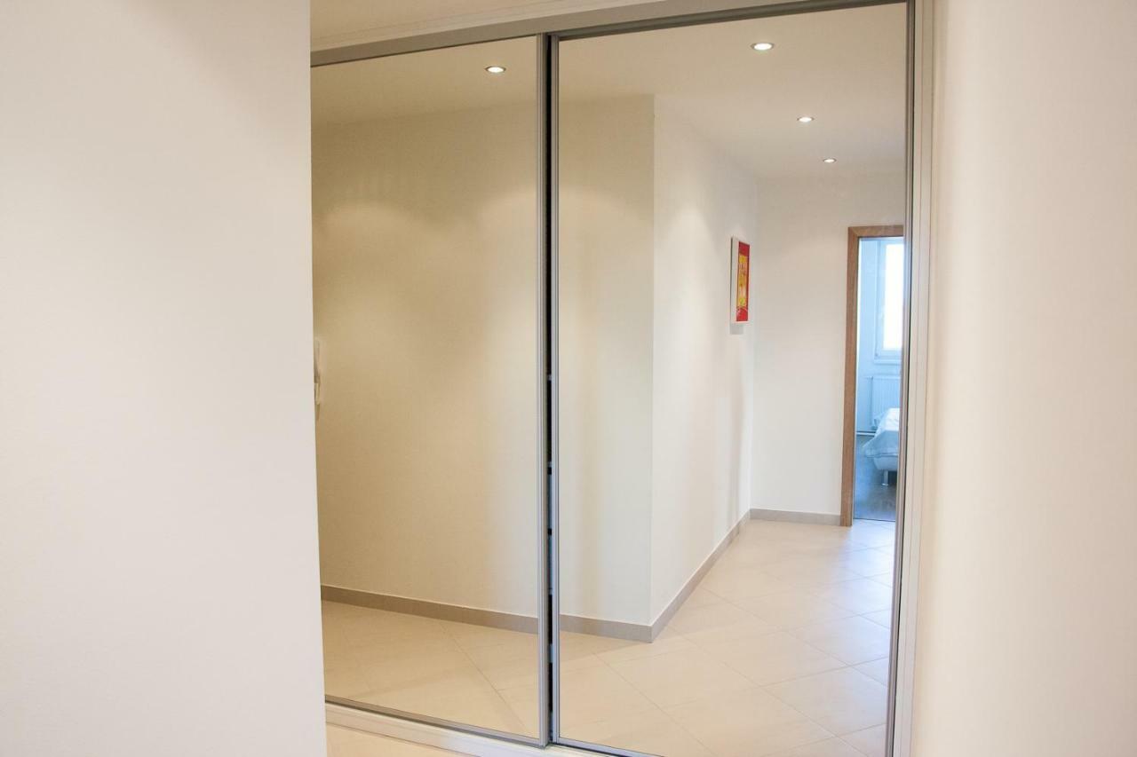 Prostorny 3 Pokojovy Apartman S Dvema Terasami 布拉格 外观 照片
