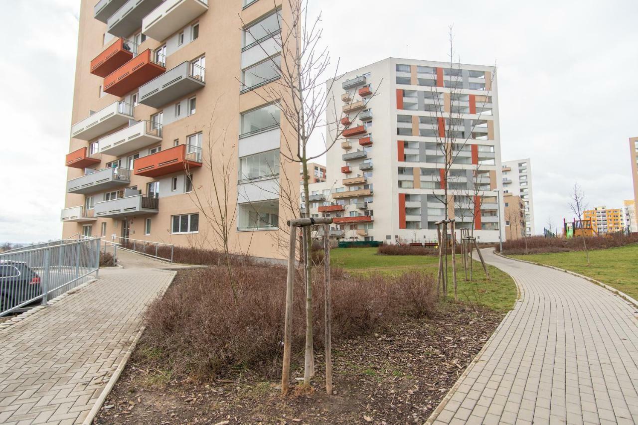 Prostorny 3 Pokojovy Apartman S Dvema Terasami 布拉格 外观 照片