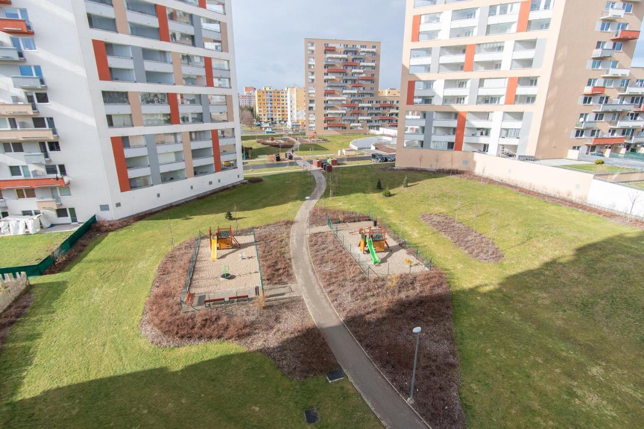 Prostorny 3 Pokojovy Apartman S Dvema Terasami 布拉格 外观 照片